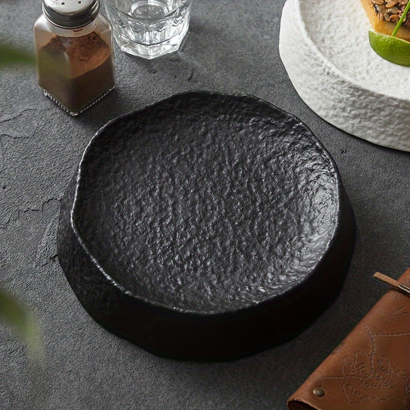 Elegant Ceramic Dinner Plate Unique Design for Fine Dining