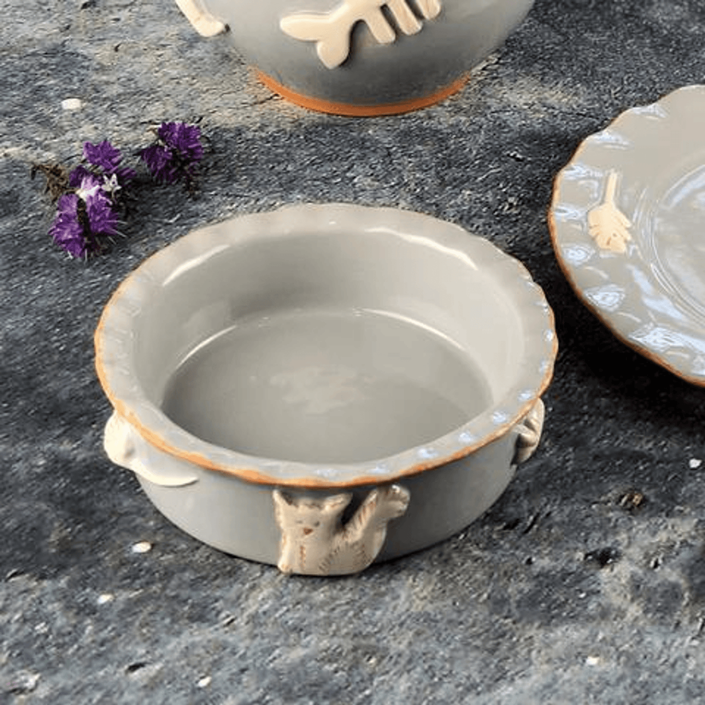 Elegant Stoneware Cat Bowl for Food and Water