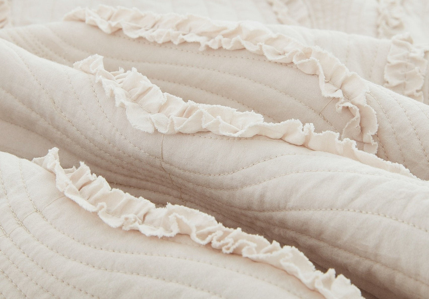 DaDa Bedding Soft Charming French Country Ruffles Quilted Cotton