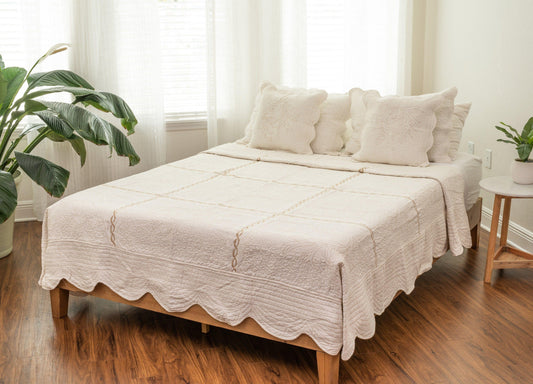 DaDa Bedding Elegant White Floral Beige Matelassé 100% Cotton Coverlet